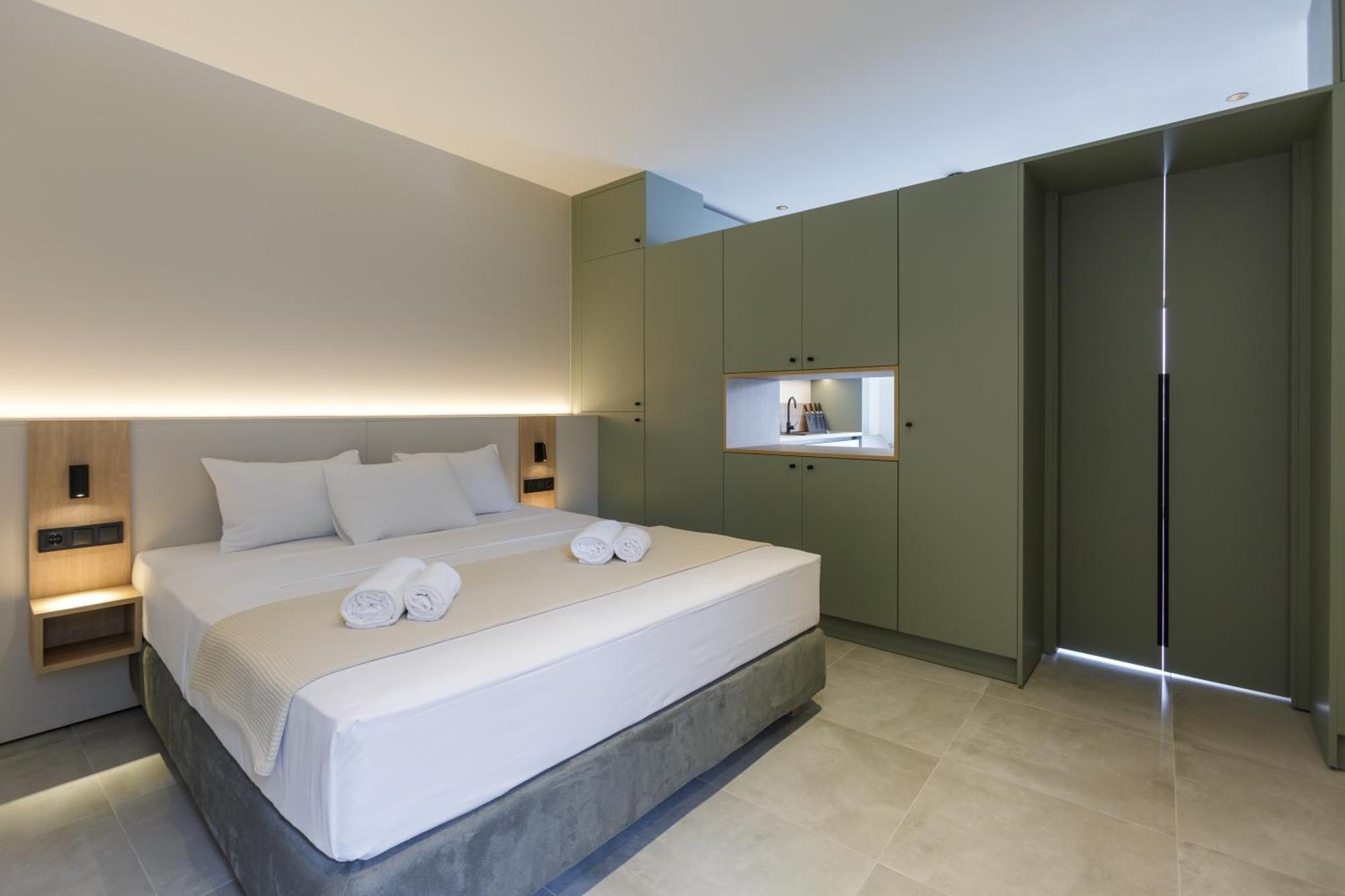 Studio W/King Size Bed Near The Heart Of Kalamata Exterior photo
