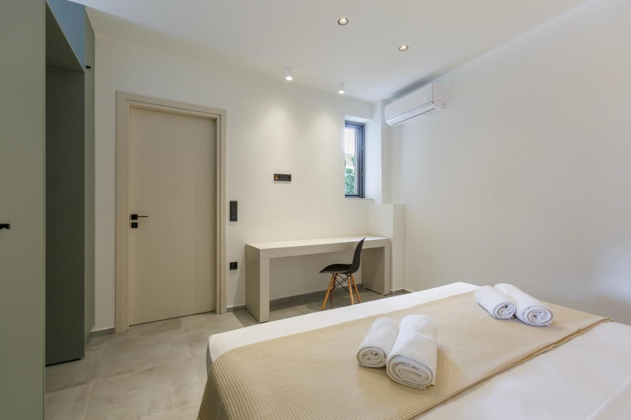 Studio W/King Size Bed Near The Heart Of Kalamata Exterior photo