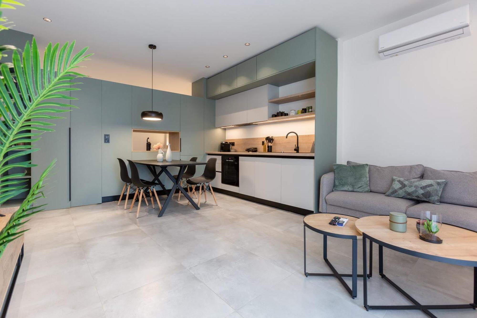 Studio W/King Size Bed Near The Heart Of Kalamata Exterior photo