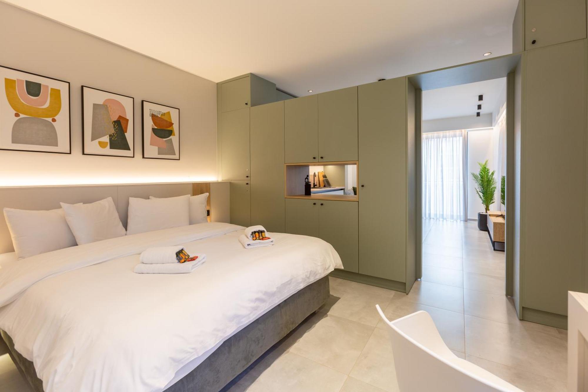 Studio W/King Size Bed Near The Heart Of Kalamata Exterior photo